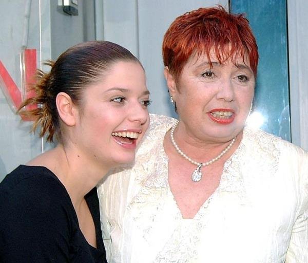 15 ГОДИНИ БЕЗ ПЕПА! Алекс Сърчаджиева разчувства Мрежата: За всички този ден е празник, за мен не е