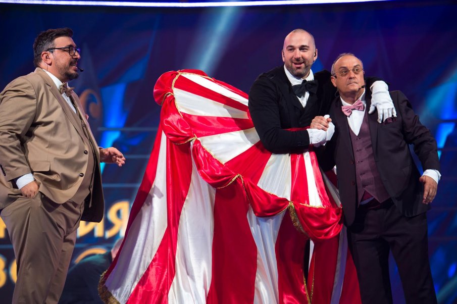 Боби Ваклинов с плексит заради Маскираният певец