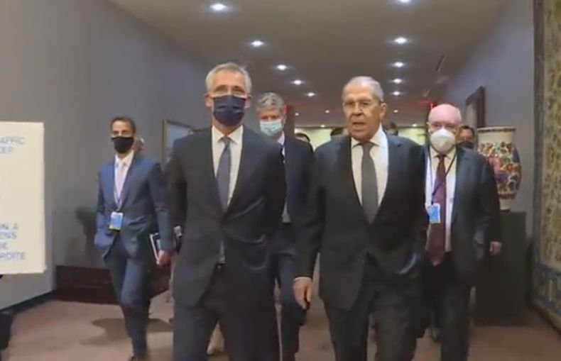 Външният министър на Русия се срещна с генералния секретар на НАТО (ВИДЕО)