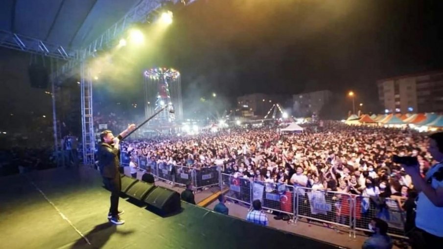 Тони Стораро докара до екстаз Бурса