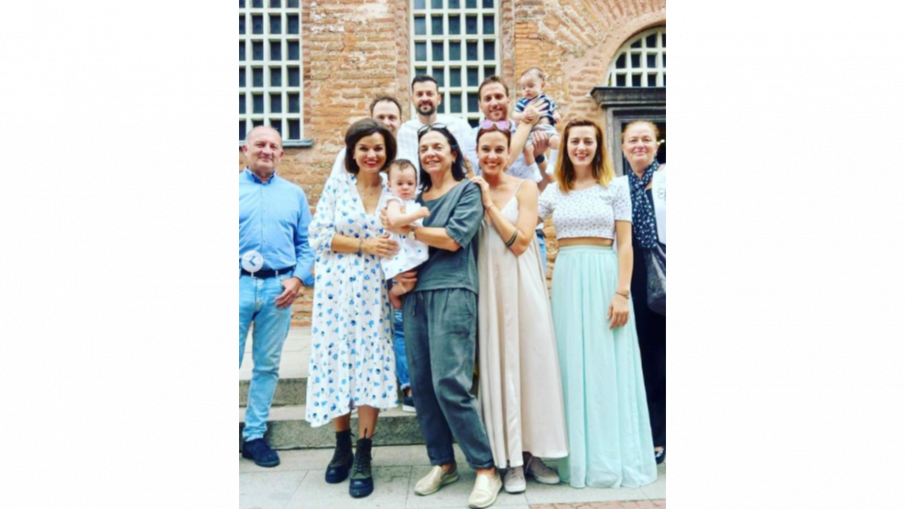 Весела Бабинова кръсти дъщеря си