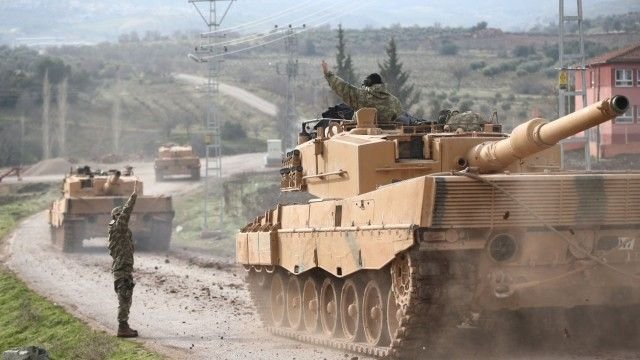 Конфликтът Сърбия-Косово ескалира - разгръщат танкове и военни самолети по границата