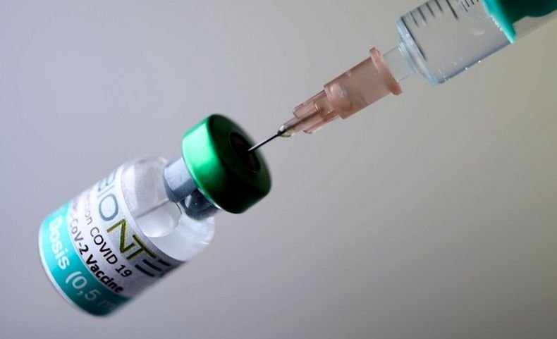 Индонезия започва кампания за бустерни дози ваксина срещу COVID-19