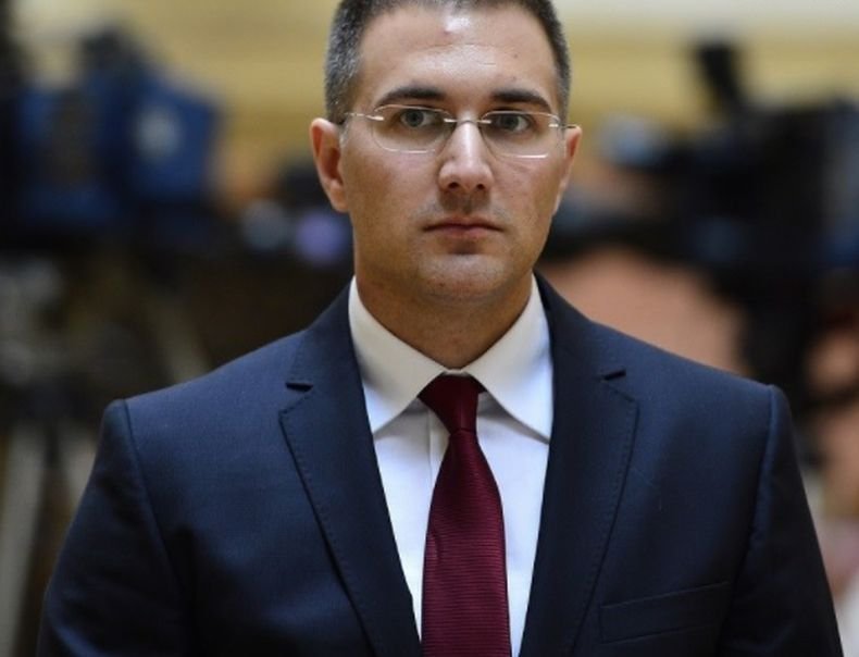 Сръбският министър на отбраната посети границата с Косово