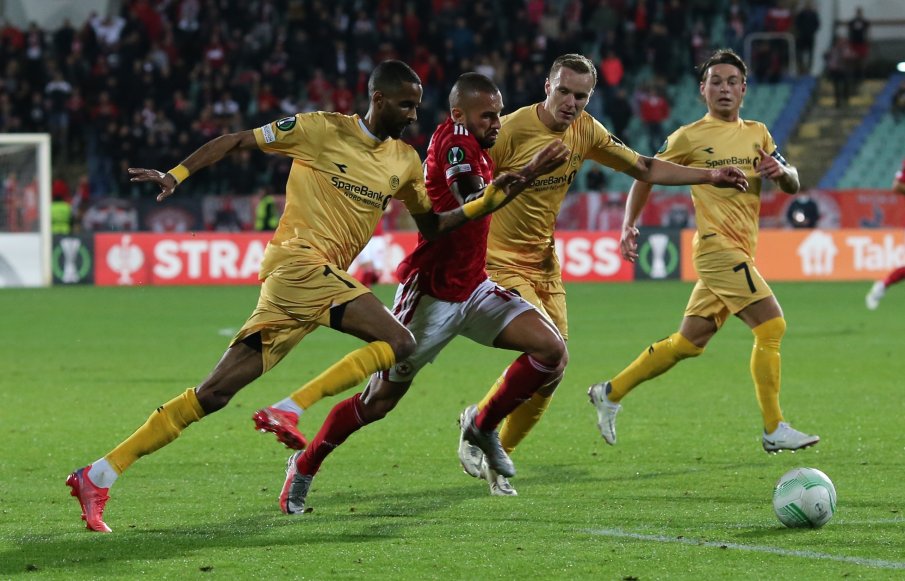 В Бодьо беснеят: На Армията бяхме ограбени