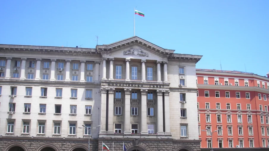 Държавен вестник: Влезе в сила указът на Радев за министерските промени