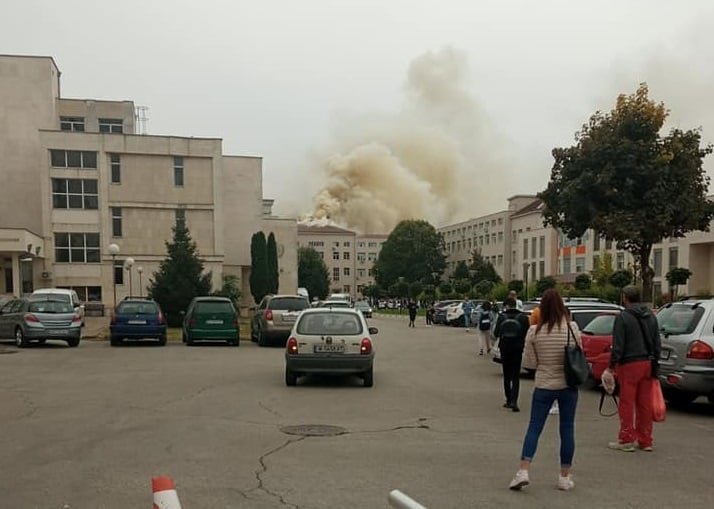 Голям пожар в Медицинския университет в Плевен (СНИМКИ)