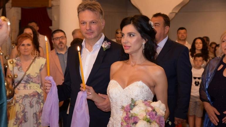 Ники Дойнов намерил жена си във Фейсбук