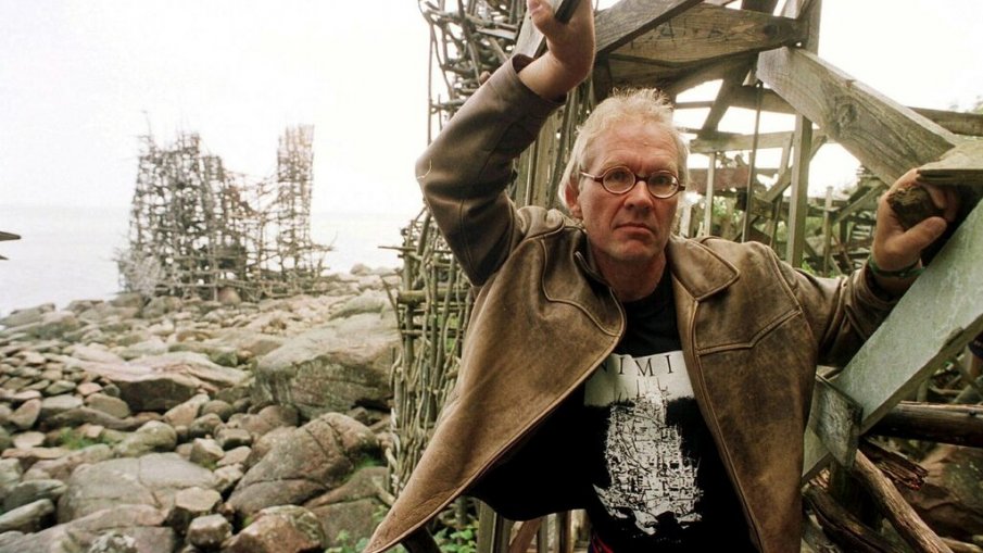 Шведският художник Ларс Вилкс, който получи хиляди смъртни заплахи заради