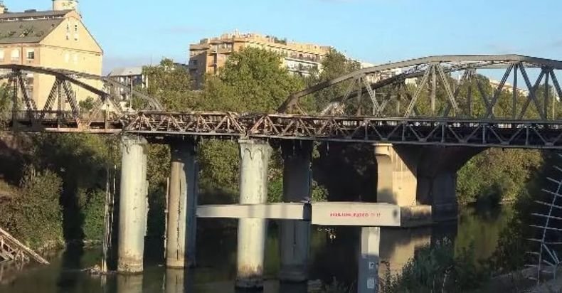 Голям пожар нанесе сериозни щети на ключов мост в Рим