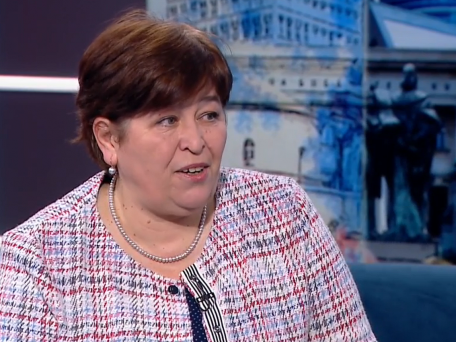 Стела Балтова: Най-късно до понеделник ситуацията със заседналия до Камен бряг кораб ще бъде овладяна