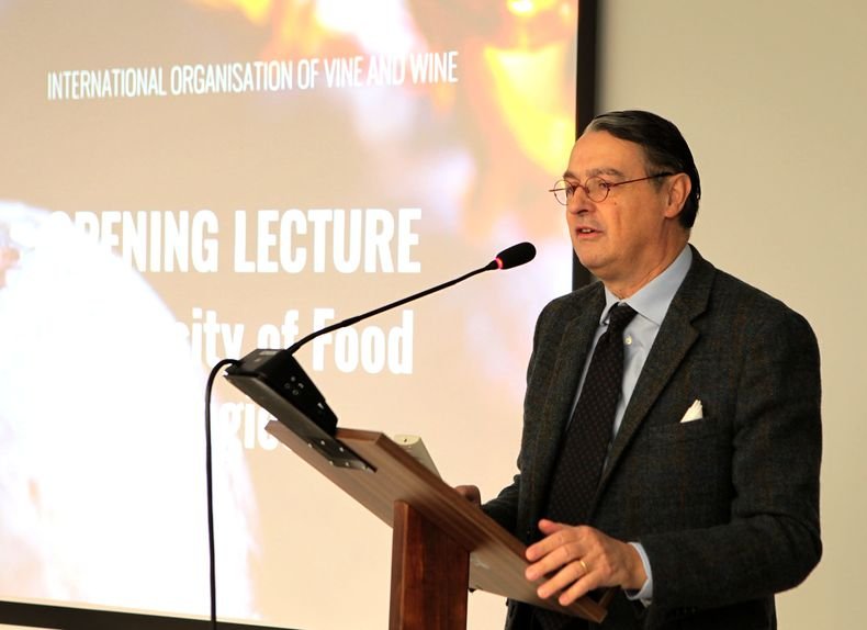 Генерален директор на Международната организация по лозата и виното става „Доктор хонорис кауза“ на Университета по хранителни технологии