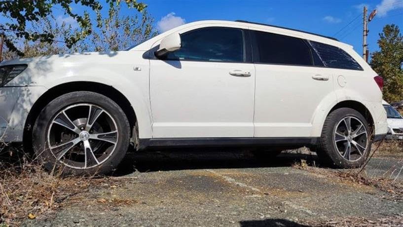 Гранични полицаи задържаха 7 нелегални мигранти с двама водачи край Бургас