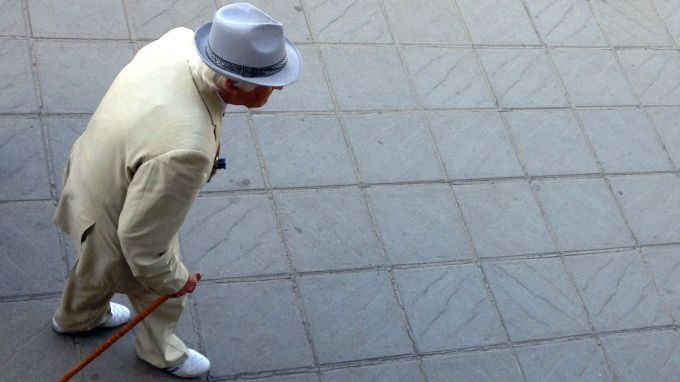 Изплащат пенсиите и добавката от 120 лв. от 7 октомври