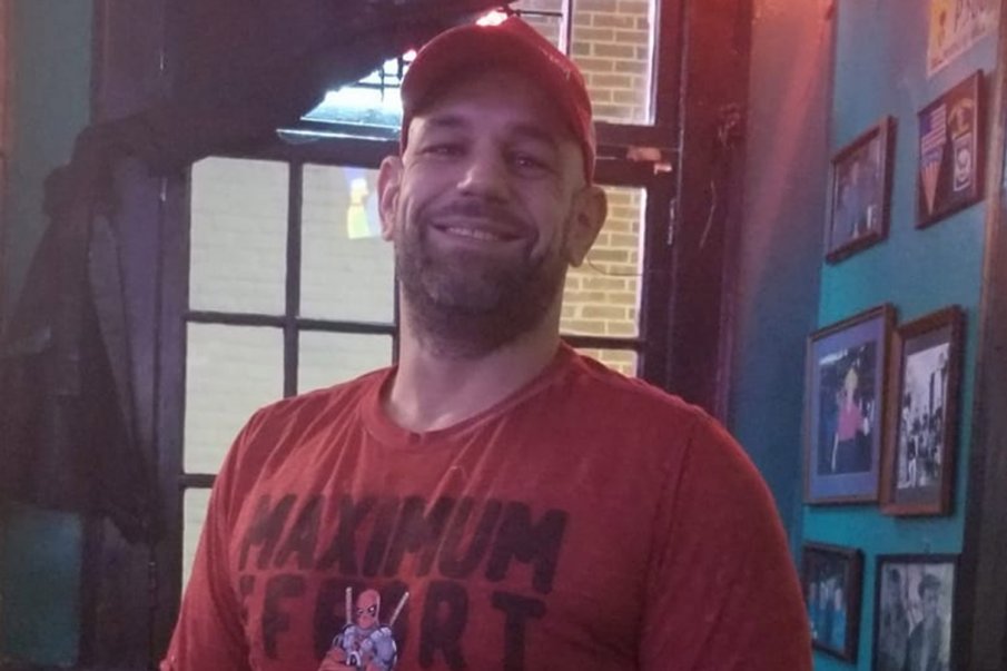 ГОЛЯМА ТРАГЕДИЯ: ММА боец почина след зверски удар на ринга