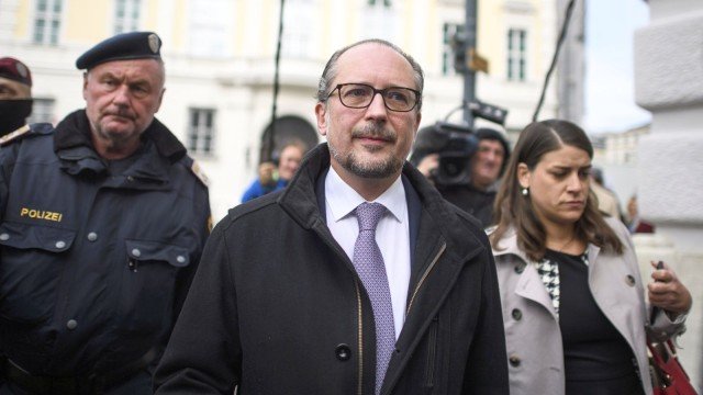 Стана ясно кой ще наследи Себастиан Курц след оставката