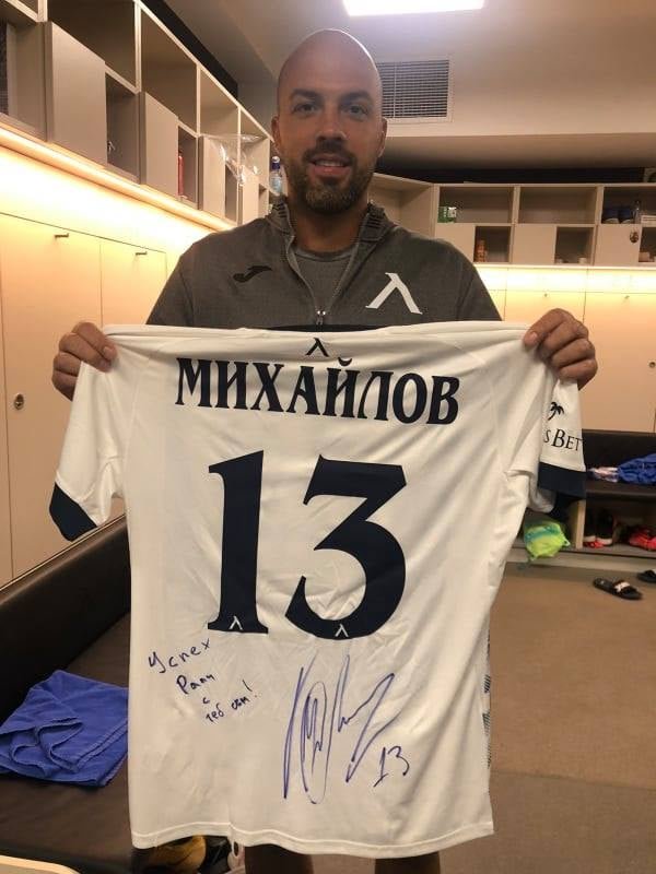 Ники Михайлов се включи в благотворителен търг за малката Рали