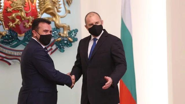 НАПРЕЖЕНИЕ: Заев се обиди на Радев, Меркел вдигна ръце от балканската гюрултия