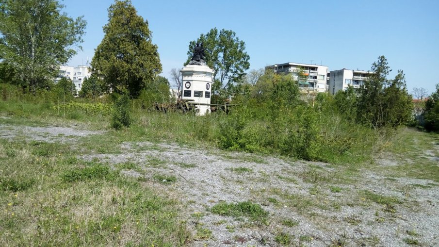 Хасково иска стоте декара на бившия танков полк