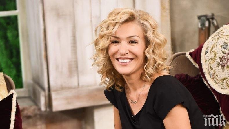 Гала пак сменя панелистите в На кафе