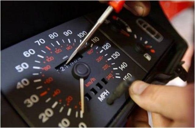 ЕВРОДЕПУТАТ НА ГЕРБ УСПЯ: Край на превъртeния километраж при покупка на автомобил