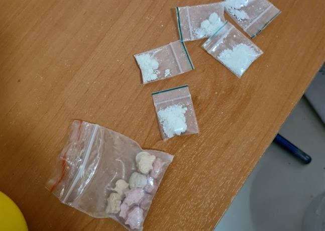 Задържаха пласьор на наркотици в София (СНИМКИ)