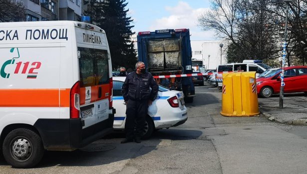 Камион прегази възрастен мъж край пристанището в Бургас