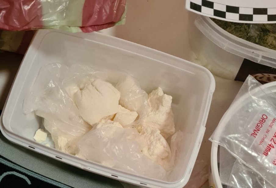 Заловиха голямо количество наркотици в София