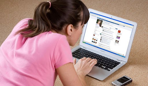 Забраняват социалните медии за деца под 16 години