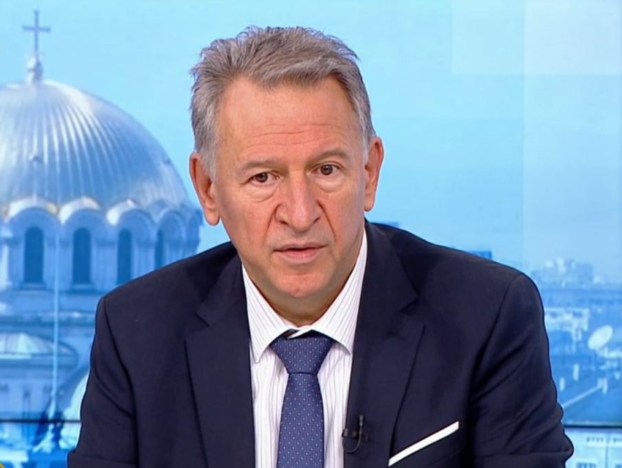 Кацаров: Всеки седми постъпил в болница с COVID е починал. Налагат се допълнителни мерки, на този етап вечерен час и локдаун - не