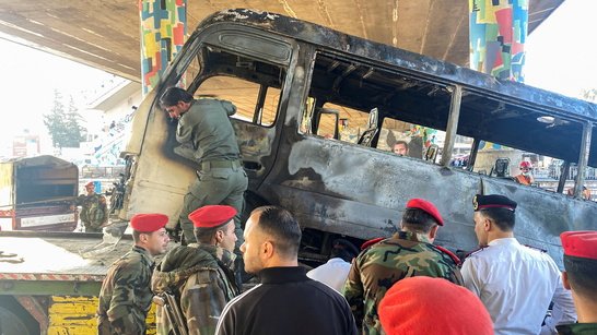 АТЕНТАТ: Бомбена атака в Дамаск, 13 военни са убити