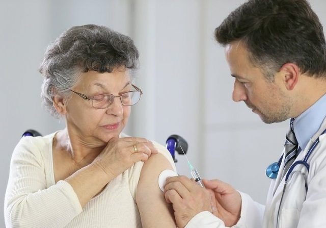 Започва безплатната противогрипна ваксинация за хората над 65 години