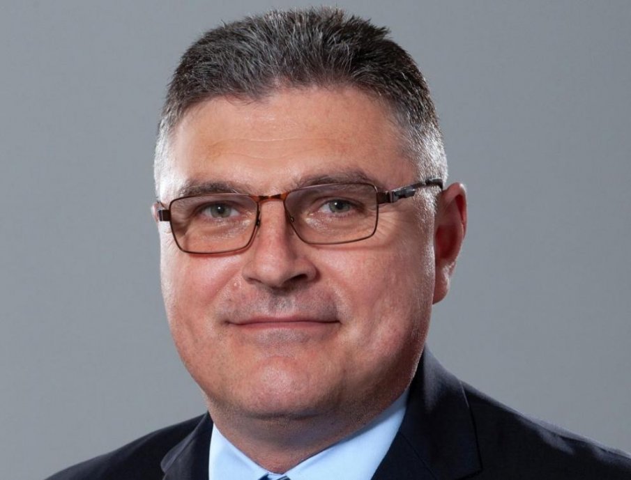 Министър Панайотов притиска армията да се ваксинира