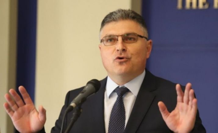 Военният министър призова армията да даде пример и да се ваксинира срещу COVID-19