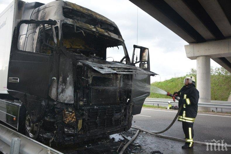 Влекач се разби в Ришкия проход, водачът е пострадал