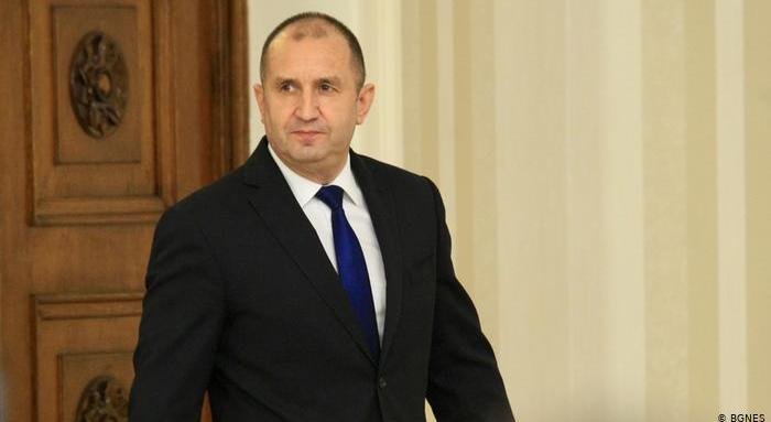 Радев връчва втория мандат за правителство на акад. Денков