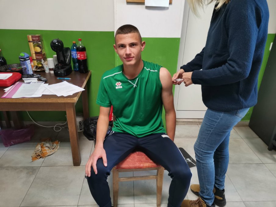 Футболистите на Ботев (Враца) се ваксинираха