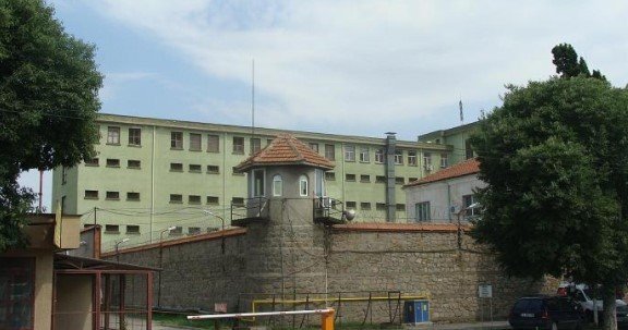 Затворът в Сливен пламна от COVID-19