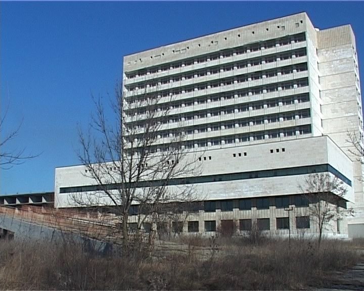 Забавя се довършването на новата болница в Ямбол