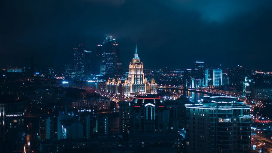 Затвориха Москва, работят само аптеките и супермаркетите