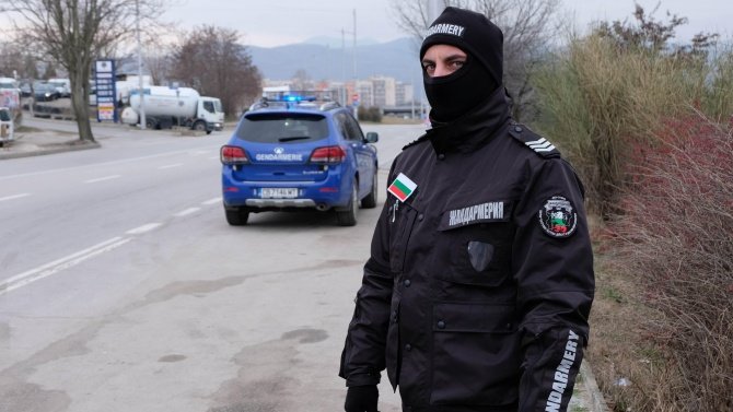 Разследват жандармерист за побой край Перник