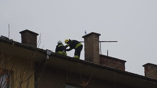 Покрив на кооперация горя в Благоевград