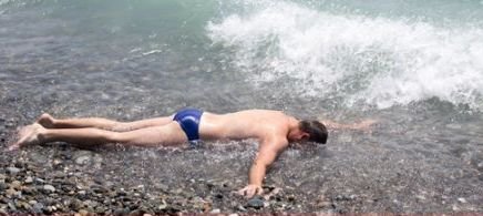 Откриха мъртъв студент по медицина на плажа във Варна