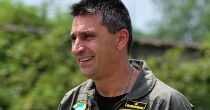 Шефът на отбраната обеща да изплатят извънредния труд на загиналия пилот Валентин Терзиев