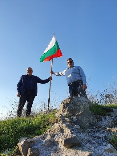 НФСБ възстанови традицията: Над кулата, дала името на Бургас отново се вее българското знаме