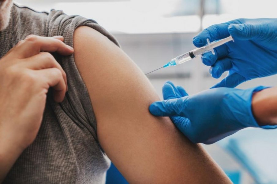 Франция е ваксинирала напълно срещу коронавирус три четвърти от населението