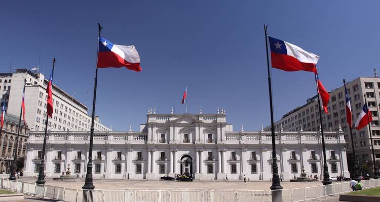 Почти всички кандидати за президент на Чили - под карантина