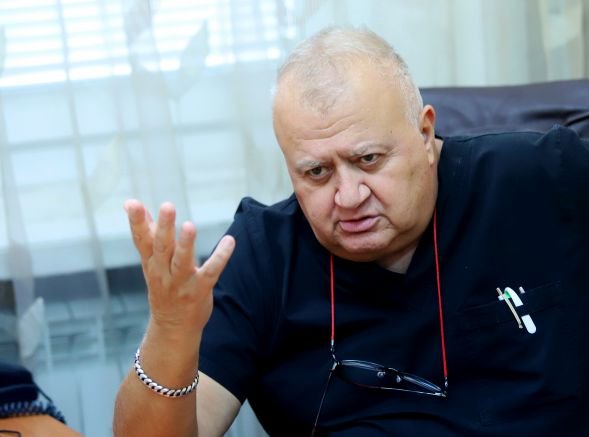 Лекар: Неваксинираните да плащат тестовете и лечението си