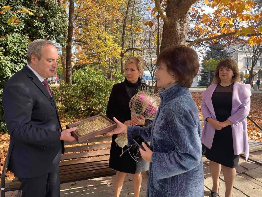 ГОРЕЩО В ПИК: Съюзът на репресираните с мощна подкрепа към проф. Герджиков: Демокрацията е единственият път към истината и свободата (СНИМКИ)