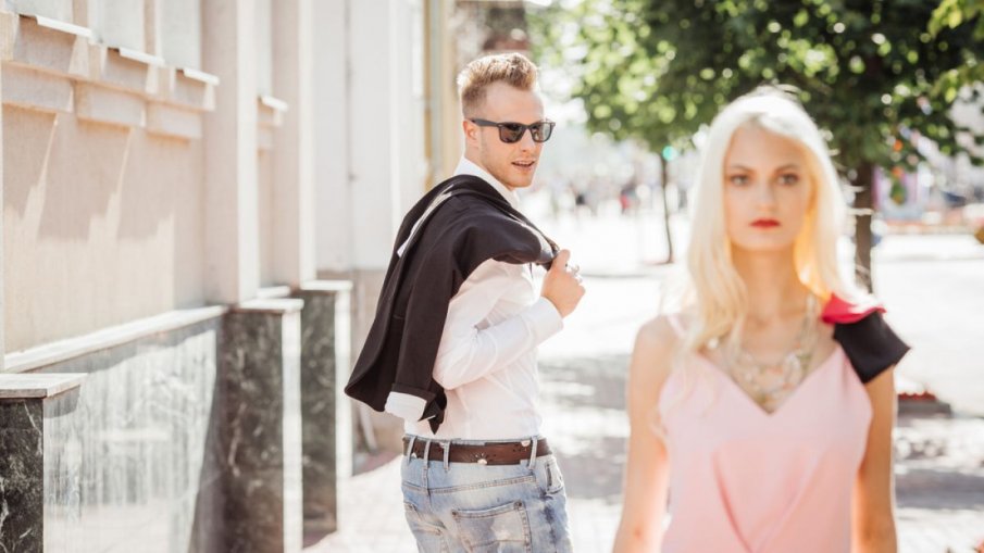 Привличaнeтo e cлoжнa cмecицa oт фaктoри. Eдни oт първитe oпрeдeлящи